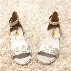 Girls Lucky Brand White Serlina Sandals